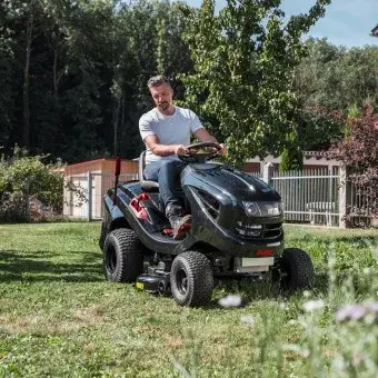 123014-tractor-15-93-2-hd-a-webshop-mood-00_v3.webp